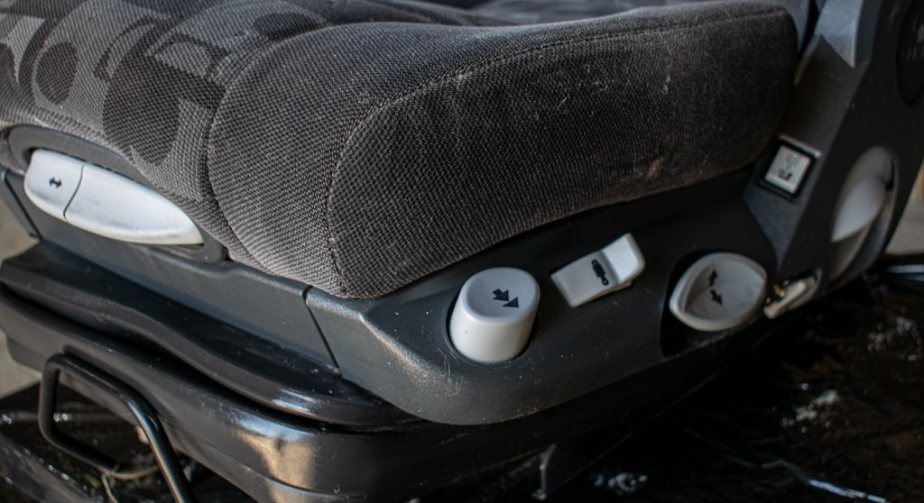 MERCEDES-BENZ ACTROS MP II AIR SEAT - DRIVER - מושב עבור משאית: תמונה 3 MERCEDES-BENZ ACTROS MP II AIR SEAT - DRIVER - מושב עבור משאית: תמונה 3