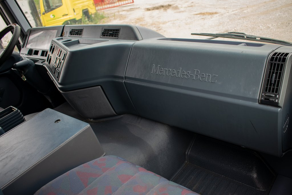 MERCEDES-BENZ ACTROS MP I - לוח מחוונים עבור משאית: תמונה 1 MERCEDES-BENZ ACTROS MP I - לוח מחוונים עבור משאית: תמונה 1