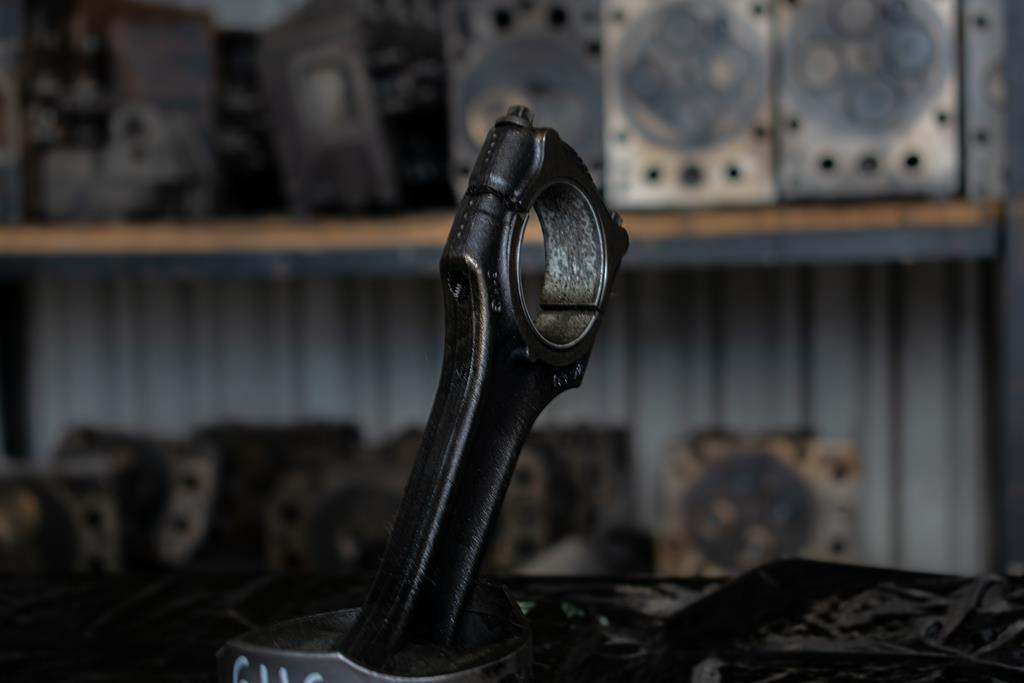 MERCEDES-BENZ SPRINTER 4CYLINDER WITH ENGINE CODE OM 646 - מוט חיבור עבור משאית: תמונה 1 MERCEDES-BENZ SPRINTER 4CYLINDER WITH ENGINE CODE OM 646 - מוט חיבור עבור משאית: תמונה 1