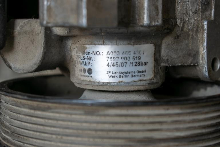 MERCEDES-BENZ SPRINTER (903) 313 CDI HYDRAULIC POWER STEERING PUMP - משאבת היגוי עבור משאית: תמונה 3 MERCEDES-BENZ SPRINTER (903) 313 CDI HYDRAULIC POWER STEERING PUMP - משאבת היגוי עבור משאית: תמונה 3