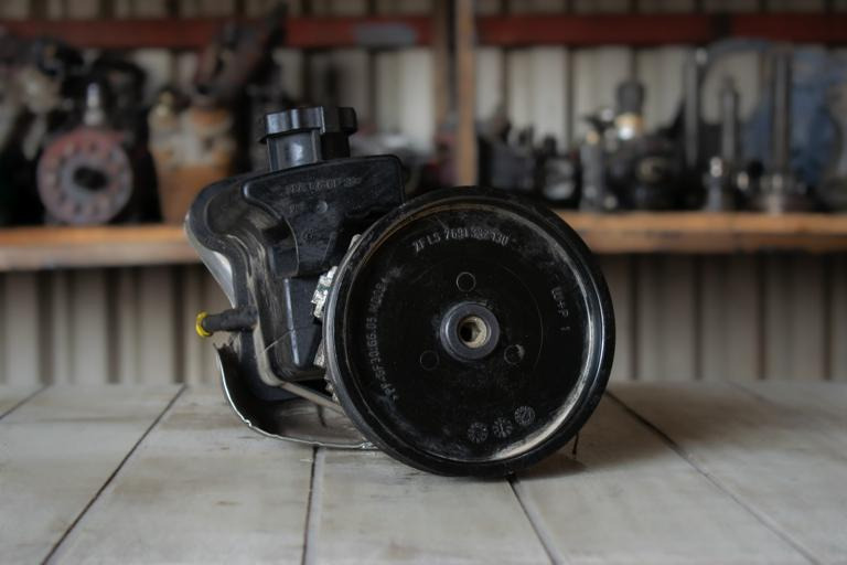 MERCEDES-BENZ SPRINTER (903) 313 CDI HYDRAULIC POWER STEERING PUMP - משאבת היגוי עבור משאית: תמונה 1 MERCEDES-BENZ SPRINTER (903) 313 CDI HYDRAULIC POWER STEERING PUMP - משאבת היגוי עבור משאית: תמונה 1