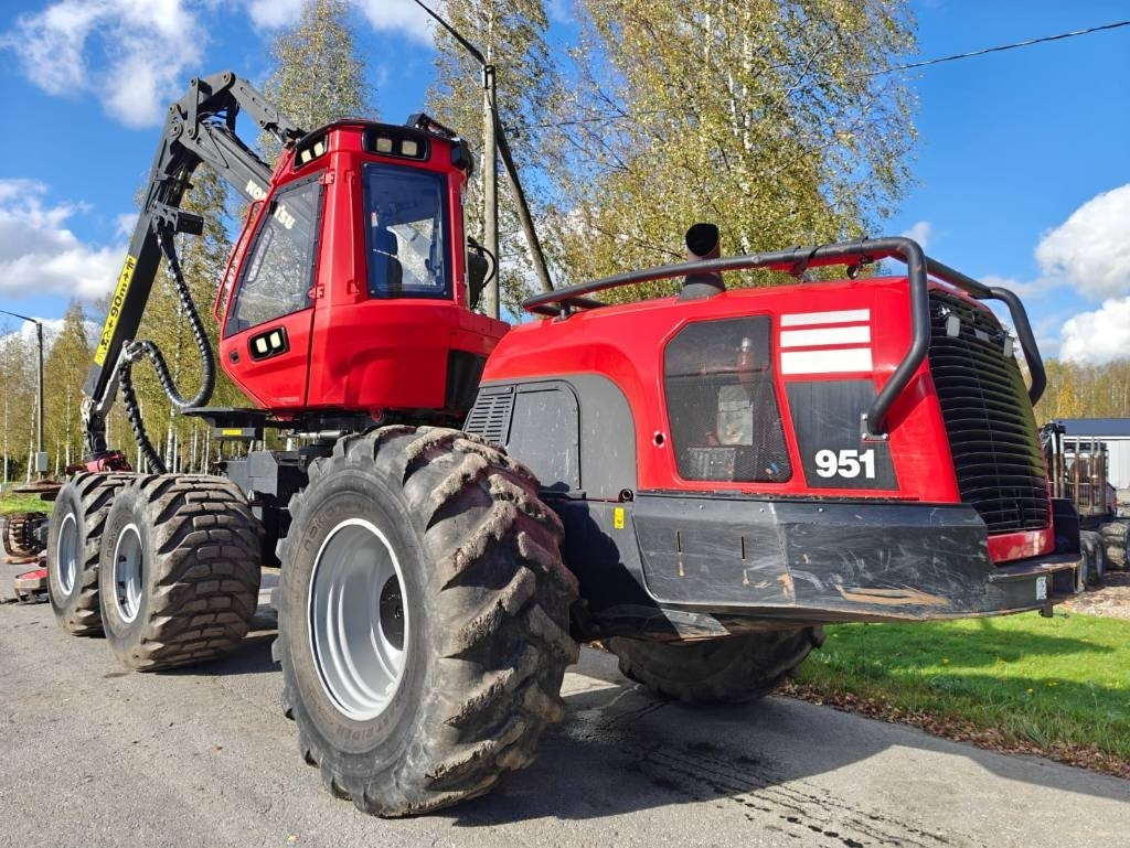 Komatsu 951 - מקצרת יערות: תמונה 3 Komatsu 951 - מקצרת יערות: תמונה 3