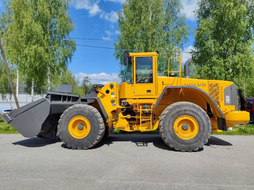 Volvo L 180 E - מעמיס גלגלים: תמונה 2 Volvo L 180 E - מעמיס גלגלים: תמונה 2