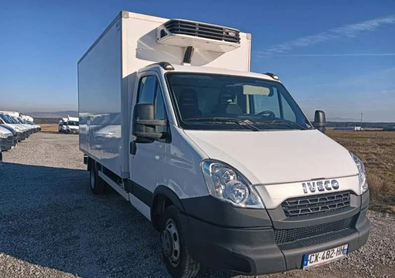 Iveco 35C13, 35C12, 35C14, 35C15 - כלי רכב מסחרי לקירור: תמונה 3 Iveco 35C13, 35C12, 35C14, 35C15 - כלי רכב מסחרי לקירור: תמונה 3