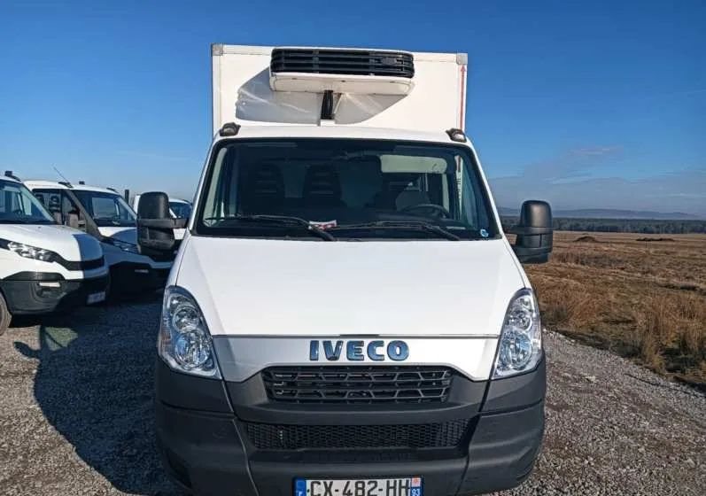 Iveco 35C13, 35C12, 35C14, 35C15 - כלי רכב מסחרי לקירור: תמונה 2 Iveco 35C13, 35C12, 35C14, 35C15 - כלי רכב מסחרי לקירור: תמונה 2