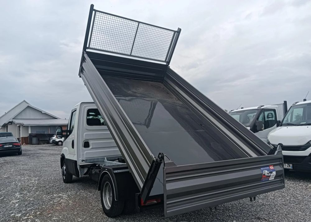 Iveco 35C13, 35C12, 35C14, 35C15 - כלי רכב מסחרי מזהיר: תמונה 3 Iveco 35C13, 35C12, 35C14, 35C15 - כלי רכב מסחרי מזהיר: תמונה 3