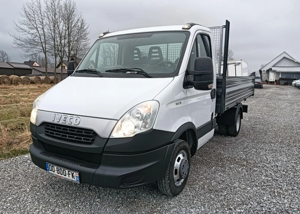 Iveco 35C13, 35C12, 35C15 - כלי רכב מסחרי מזהיר: תמונה 4 Iveco 35C13, 35C12, 35C15 - כלי רכב מסחרי מזהיר: תמונה 4