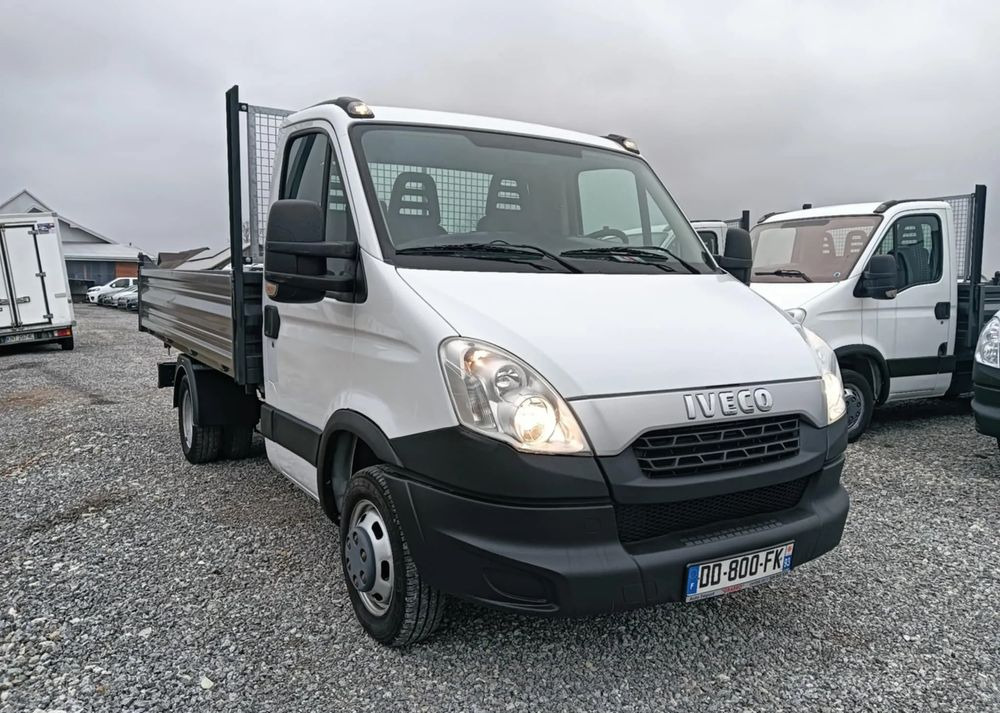 Iveco 35C13, 35C12, 35C15 - כלי רכב מסחרי מזהיר: תמונה 2 Iveco 35C13, 35C12, 35C15 - כלי רכב מסחרי מזהיר: תמונה 2