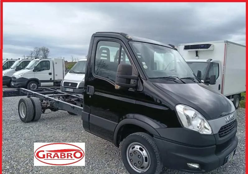 Iveco 35C13, 35C12, 35C15 - משאית עם שלדת תא: תמונה 1 Iveco 35C13, 35C12, 35C15 - משאית עם שלדת תא: תמונה 1