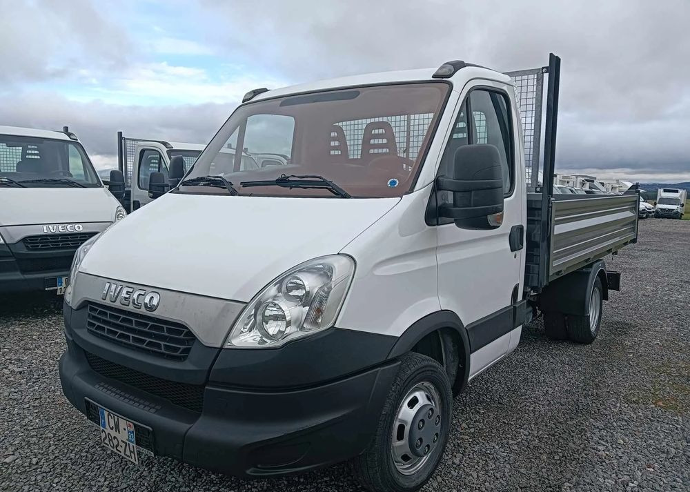 Iveco 35C13, 35C12 - כלי רכב מסחרי מזהיר: תמונה 5 Iveco 35C13, 35C12 - כלי רכב מסחרי מזהיר: תמונה 5