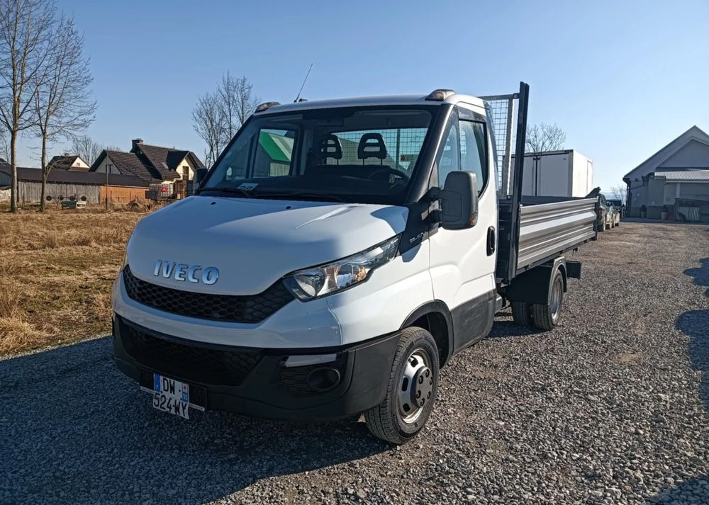Iveco 35C15, 35C14, 35C13, 35C12 - כלי רכב מסחרי מזהיר: תמונה 3 Iveco 35C15, 35C14, 35C13, 35C12 - כלי רכב מסחרי מזהיר: תמונה 3