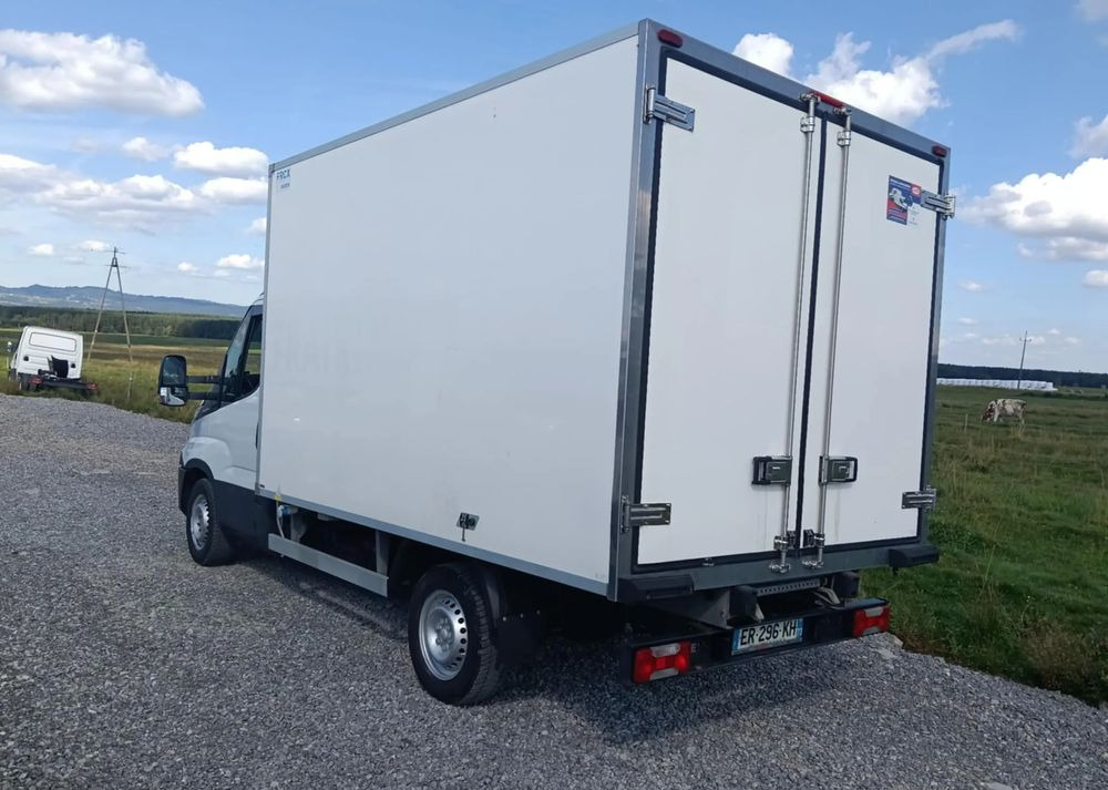 Iveco 35S16, 35S15, 35S14, 35S13, 35C13, 35C14 - כלי רכב מסחרי לקירור: תמונה 5 Iveco 35S16, 35S15, 35S14, 35S13, 35C13, 35C14 - כלי רכב מסחרי לקירור: תמונה 5