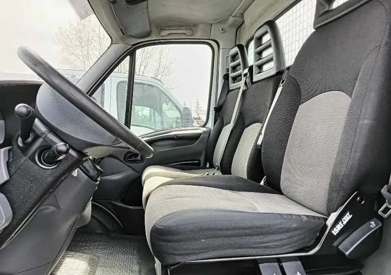 Iveco DAILY 35C13, 35C12, 35C12 - כלי רכב מסחרי מזהיר: תמונה 3 Iveco DAILY 35C13, 35C12, 35C12 - כלי רכב מסחרי מזהיר: תמונה 3