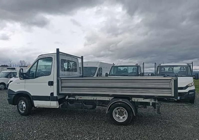 Iveco DAILY 35C13, 35C12, 35C15 - כלי רכב מסחרי מזהיר: תמונה 4 Iveco DAILY 35C13, 35C12, 35C15 - כלי רכב מסחרי מזהיר: תמונה 4