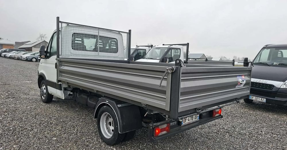 Iveco DAILY 35C13, 35C12, 35C15 - כלי רכב מסחרי מזהיר: תמונה 4 Iveco DAILY 35C13, 35C12, 35C15 - כלי רכב מסחרי מזהיר: תמונה 4