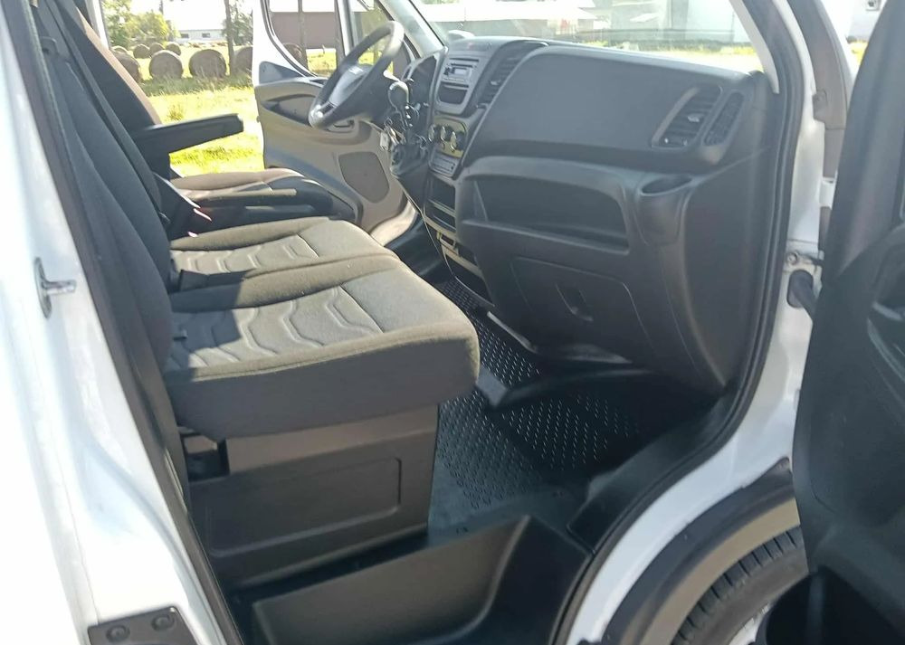 Iveco DAILY 35C14, 35C13, 35C12 - כלי רכב מסחרי מזהיר: תמונה 3 Iveco DAILY 35C14, 35C13, 35C12 - כלי רכב מסחרי מזהיר: תמונה 3