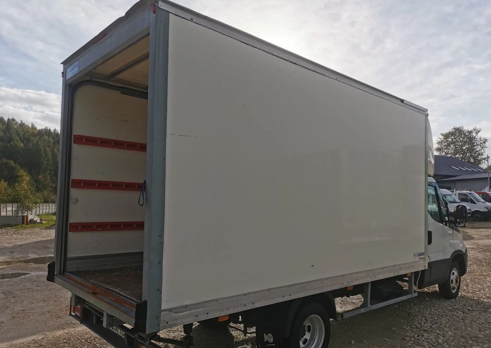 Iveco 3.0-150KM Daily 35C15 Kontener długi rama 35-150 kiper Klimatyzacja długi rozstaw - כלי רכב מסחרי עם תיבה: תמונה 5 Iveco 3.0-150KM Daily 35C15 Kontener długi rama 35-150 kiper Klimatyzacja długi rozstaw - כלי רכב מסחרי עם תיבה: תמונה 5