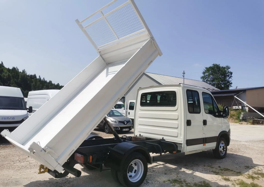Iveco Daily 35C13 Kiper brygadówka 7-os wywrotka 130KM klimatyzacja Hak doka - כלי רכב מסחרי מזהיר: תמונה 4 Iveco Daily 35C13 Kiper brygadówka 7-os wywrotka 130KM klimatyzacja Hak doka - כלי רכב מסחרי מזהיר: תמונה 4