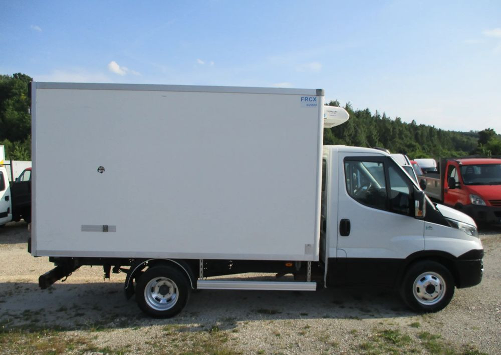 Iveco Daily 35C13 chłodnia Mroźnia na bliźniaku 35-130 Thermo King agregat - כלי רכב מסחרי לקירור: תמונה 3 Iveco Daily 35C13 chłodnia Mroźnia na bliźniaku 35-130 Thermo King agregat - כלי רכב מסחרי לקירור: תמונה 3