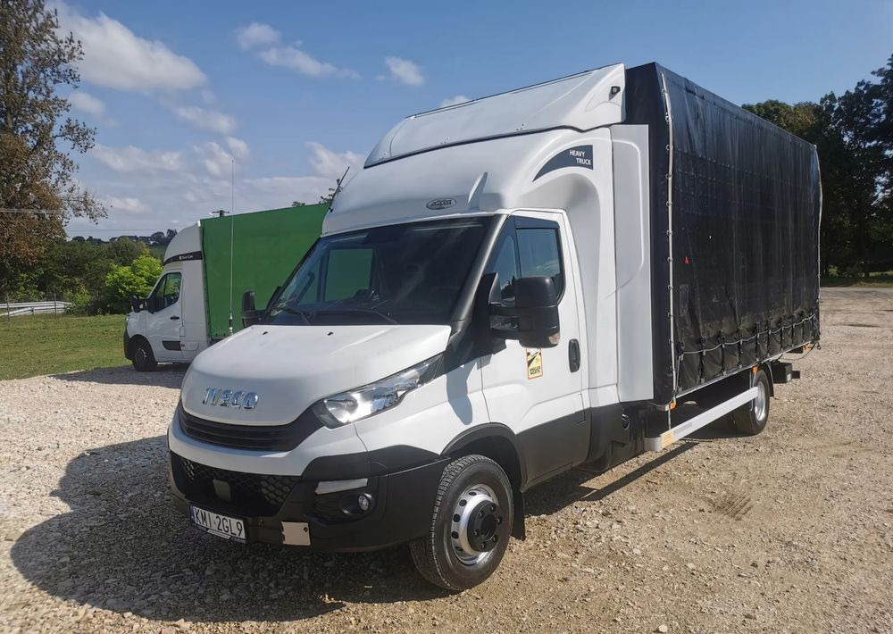 Iveco Daily 70C18 firana Winda 1.000kg Dhollandia wejkama 12pal - משאית וילונות צד: תמונה 1 Iveco Daily 70C18 firana Winda 1.000kg Dhollandia wejkama 12pal - משאית וילונות צד: תמונה 1