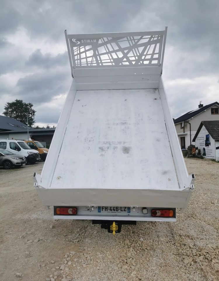 Renault Master Kiper wywrotka 2.3-145KM Hak Bliźniak klimatyzacja Kamera cofania - כלי רכב מסחרי מזהיר: תמונה 4 Renault Master Kiper wywrotka 2.3-145KM Hak Bliźniak klimatyzacja Kamera cofania - כלי רכב מסחרי מזהיר: תמונה 4