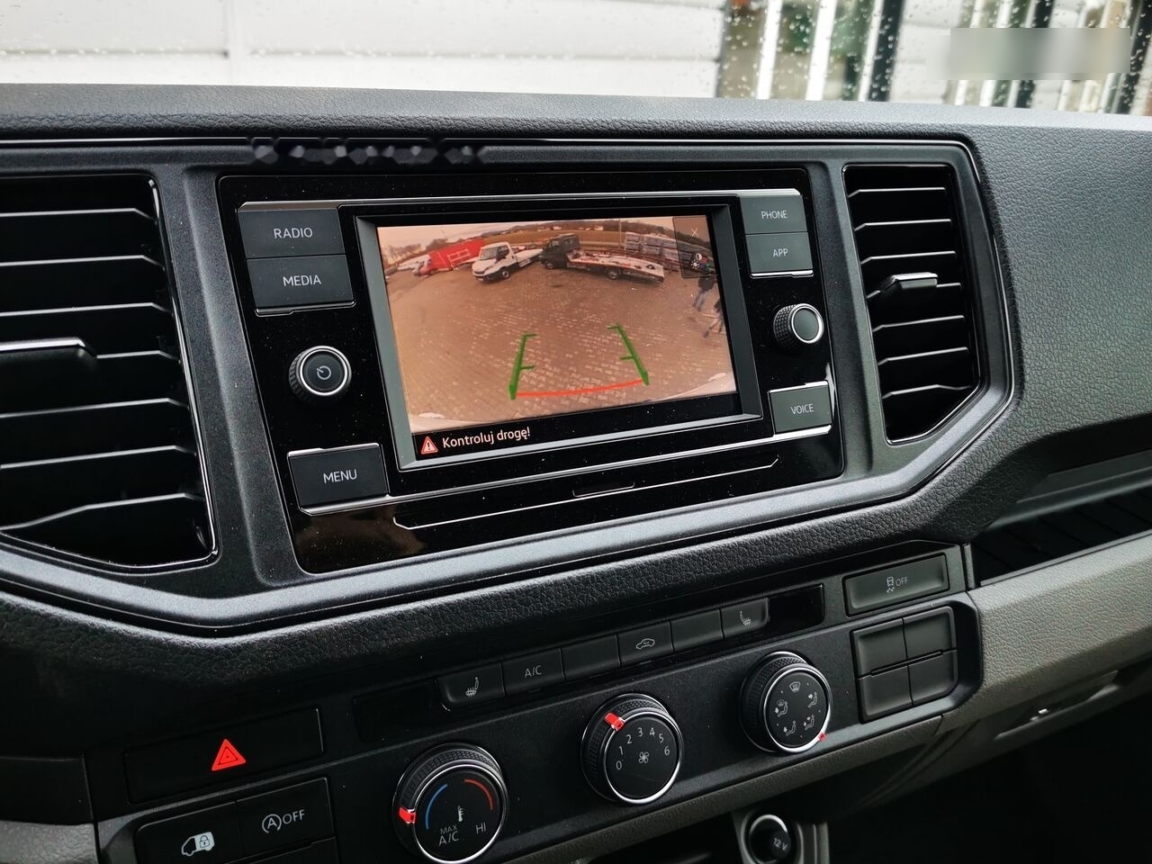 חָדָשׁ כלי רכב מסחרי עם לוח Crafter L4H3 Furgon z wysokim dachem: תמונה 8 חָדָשׁ כלי רכב מסחרי עם לוח Crafter L4H3 Furgon z wysokim dachem: תמונה 8