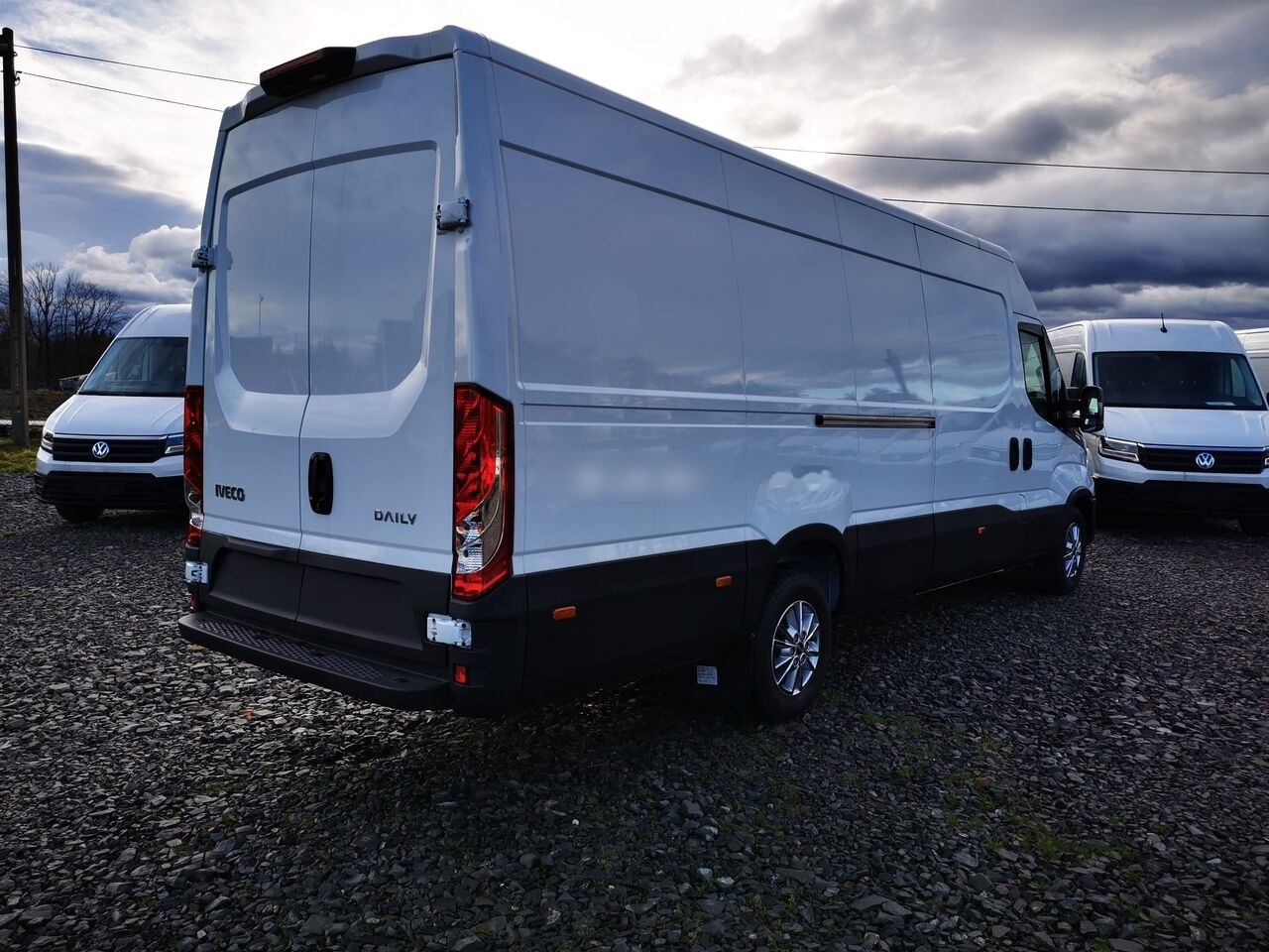 IVECO IVECO 35S18HA8 V L4H2 - כלי רכב מסחרי עם לוח: תמונה 4 IVECO IVECO 35S18HA8 V L4H2 - כלי רכב מסחרי עם לוח: תמונה 4