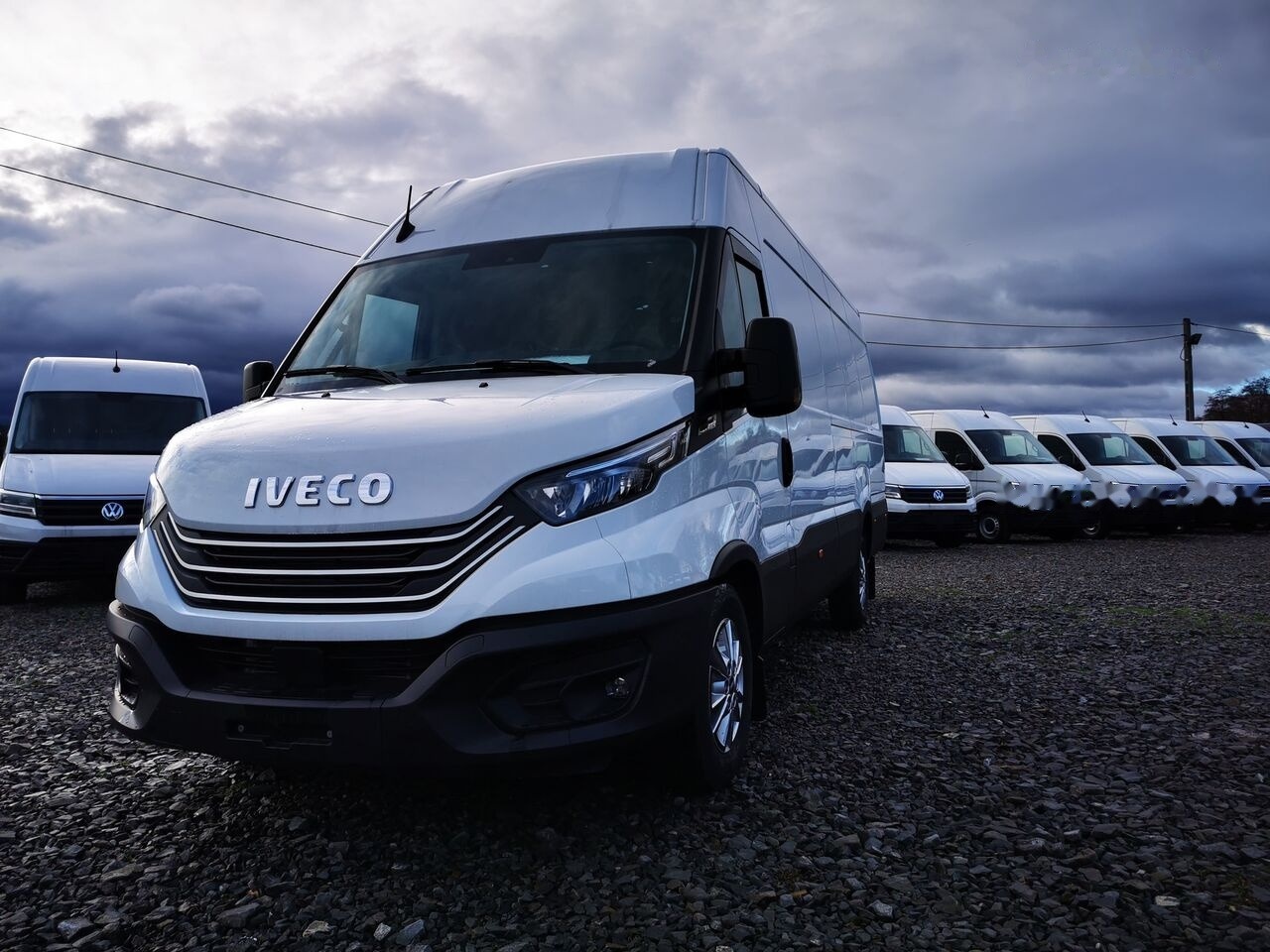 IVECO IVECO 35S18HA8 V L4H2 - כלי רכב מסחרי עם לוח: תמונה 2 IVECO IVECO 35S18HA8 V L4H2 - כלי רכב מסחרי עם לוח: תמונה 2