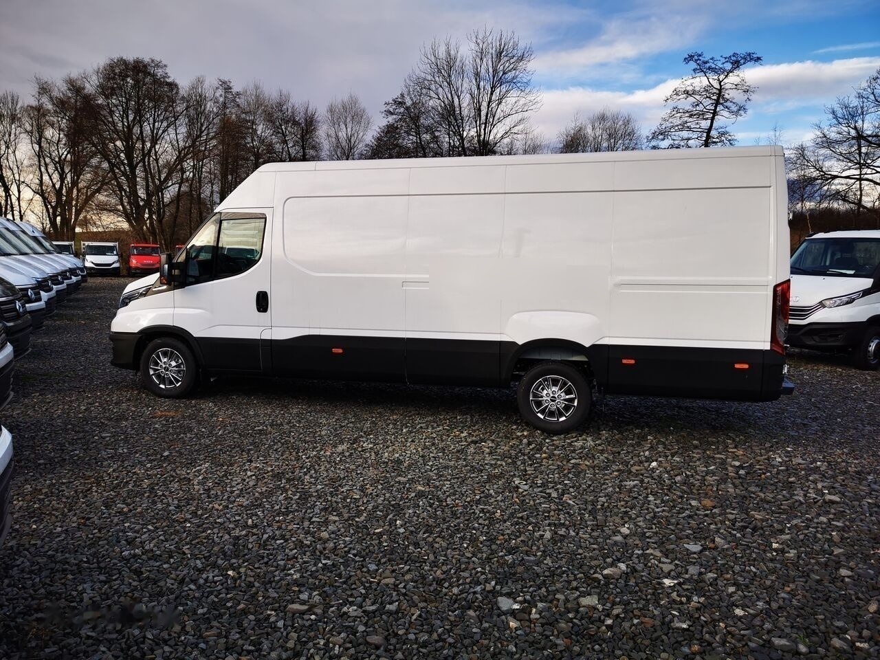 IVECO IVECO 35S18HA8 V L4H2 - כלי רכב מסחרי עם לוח: תמונה 5 IVECO IVECO 35S18HA8 V L4H2 - כלי רכב מסחרי עם לוח: תמונה 5