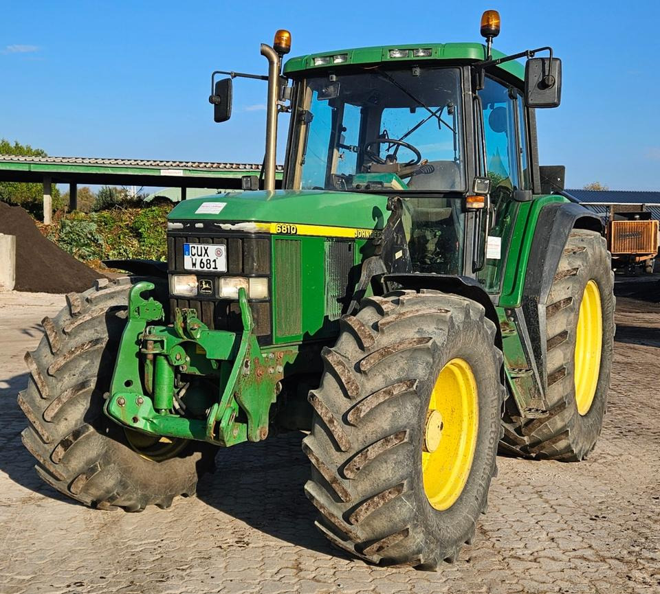 John Deere 6810 | Stoll Robust 30 HDP FL | FH | 8.070 Std. - טרקטור חקלאי: תמונה 1 John Deere 6810 | Stoll Robust 30 HDP FL | FH | 8.070 Std. - טרקטור חקלאי: תמונה 1