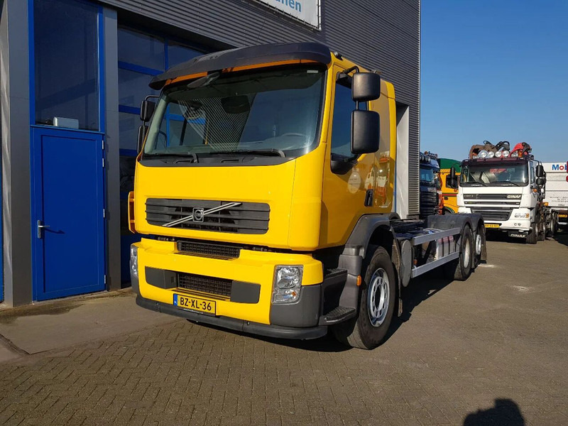 Volvo FE 300 EEV 6X2 Retarder Pto 234.000 KM TÜV - משאית עם שלדת תא: תמונה 2 Volvo FE 300 EEV 6X2 Retarder Pto 234.000 KM TÜV - משאית עם שלדת תא: תמונה 2