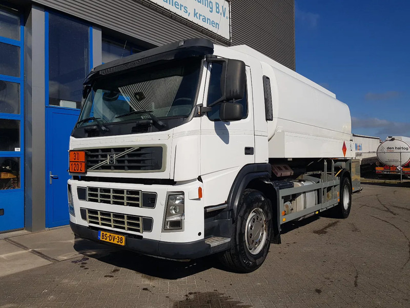 Volvo FM 9.340 Petrol, Diesel 17000 Ltr. 3 Compartementen - משאית מכל: תמונה 1 Volvo FM 9.340 Petrol, Diesel 17000 Ltr. 3 Compartementen - משאית מכל: תמונה 1