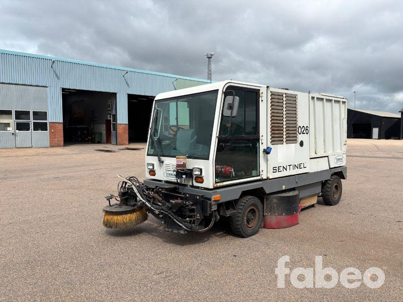 TENNANT Sentinel - מטאטא כבישים: תמונה 1 TENNANT Sentinel - מטאטא כבישים: תמונה 1