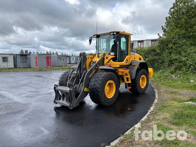 Volvo L90H - מעמיס גלגלים: תמונה 1 Volvo L90H - מעמיס גלגלים: תמונה 1