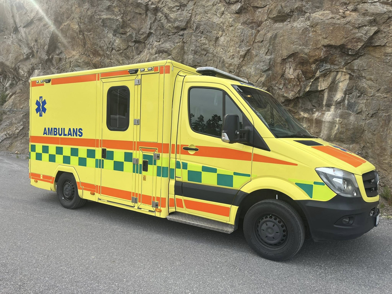 MERCEDES-BENZ Sprinter 319 - AMBULANCE / Krankenwagen / швидка допомога - אמבולנס: תמונה 4 MERCEDES-BENZ Sprinter 319 - AMBULANCE / Krankenwagen / швидка допомога - אמבולנס: תמונה 4