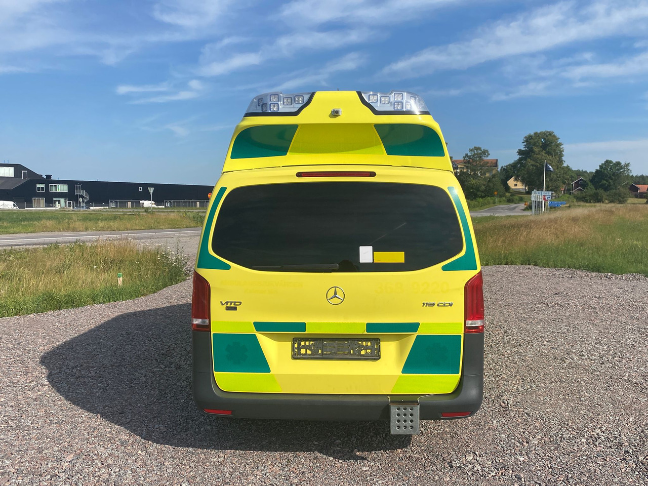 MERCEDES-BENZ Vito 119 4x4 - Ambulans / AMBULANCE - אמבולנס: תמונה 3 MERCEDES-BENZ Vito 119 4x4 - Ambulans / AMBULANCE - אמבולנס: תמונה 3