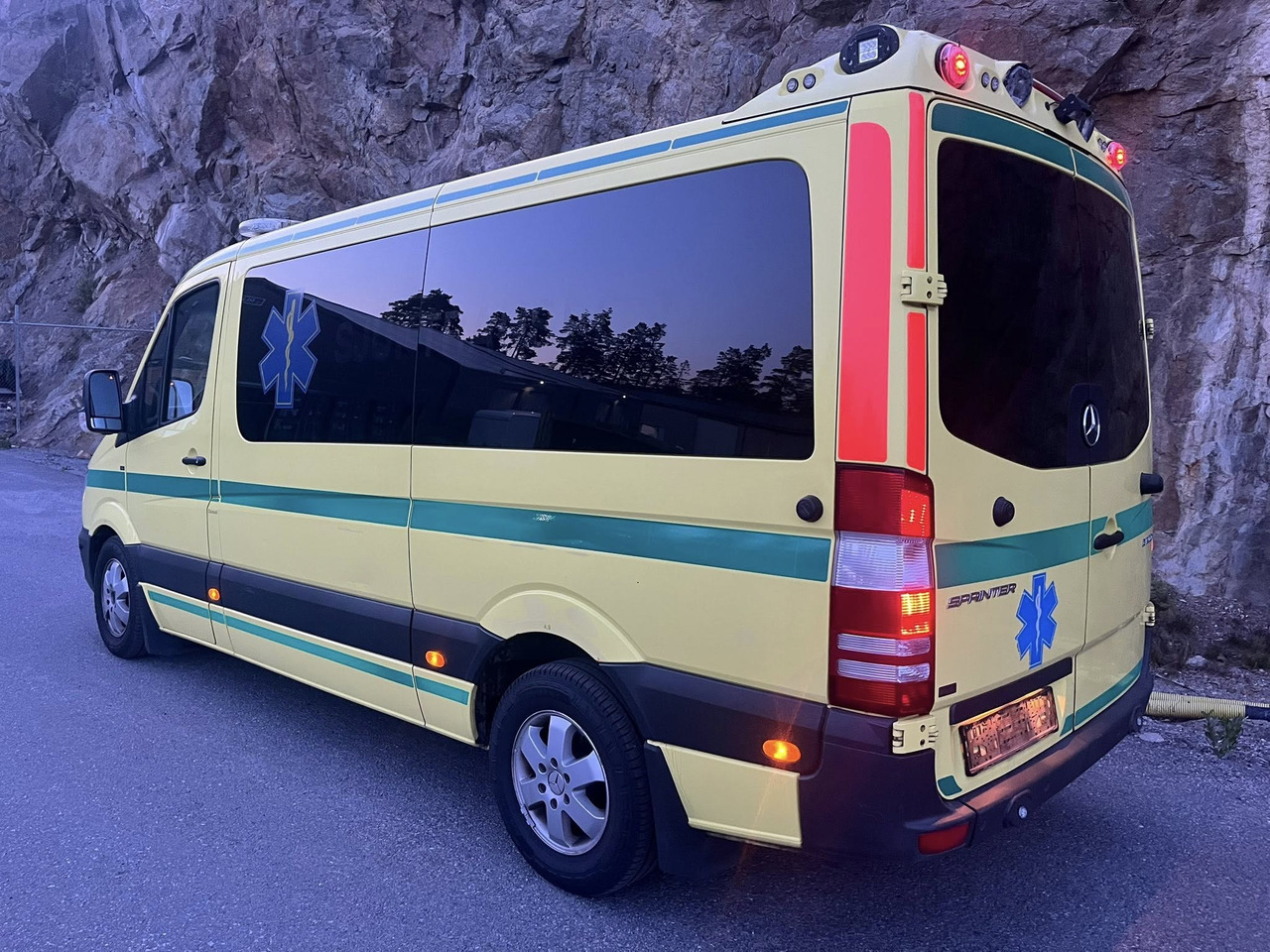 Mercedes-Benz Sprinter 316 - 2 stretcher - אמבולנס: תמונה 3 Mercedes-Benz Sprinter 316 - 2 stretcher - אמבולנס: תמונה 3