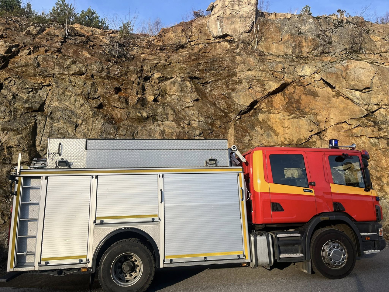 SCANIA P94GB 4x2 NZ310 - Fire engine - RESERVERAD !! - משאית אש: תמונה 5 SCANIA P94GB 4x2 NZ310 - Fire engine - RESERVERAD !! - משאית אש: תמונה 5