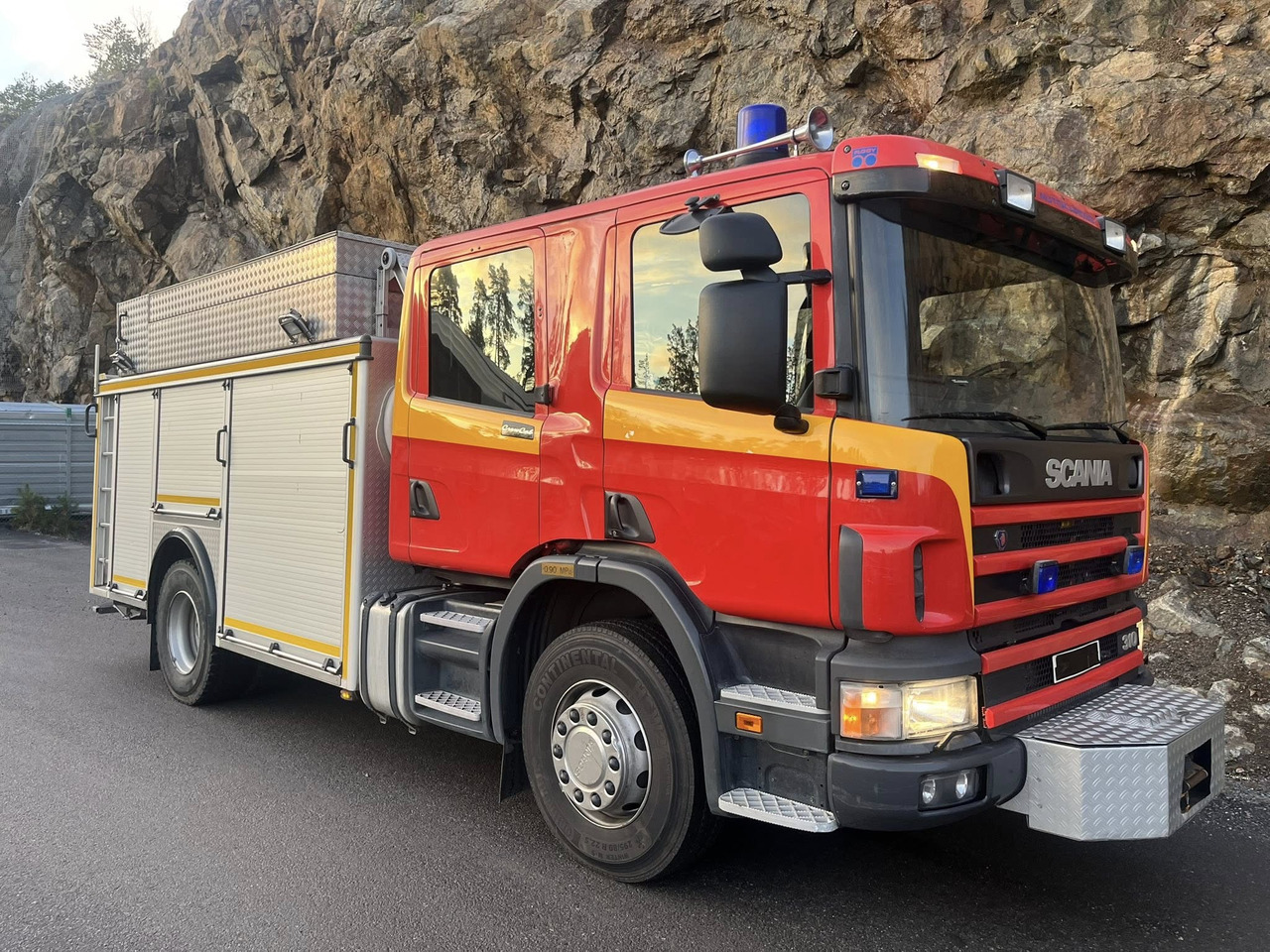 SCANIA P94GB 4x2 NZ310 - Fire engine - משאית אש: תמונה 1 SCANIA P94GB 4x2 NZ310 - Fire engine - משאית אש: תמונה 1