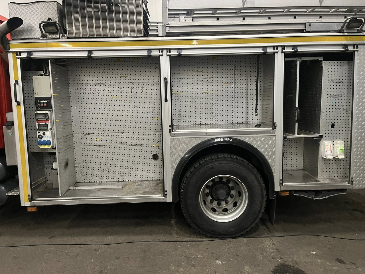 SCANIA P94GB 4x2 NZ310 - Fire engine - משאית אש: תמונה 2 SCANIA P94GB 4x2 NZ310 - Fire engine - משאית אש: תמונה 2