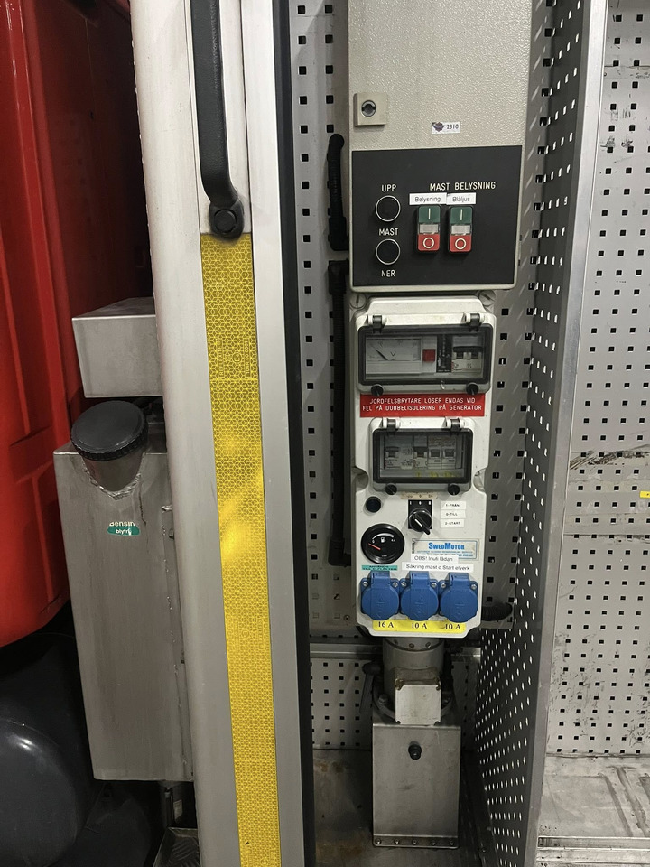 SCANIA P94GB 4x2 NZ310 - Fire engine - משאית אש: תמונה 5 SCANIA P94GB 4x2 NZ310 - Fire engine - משאית אש: תמונה 5