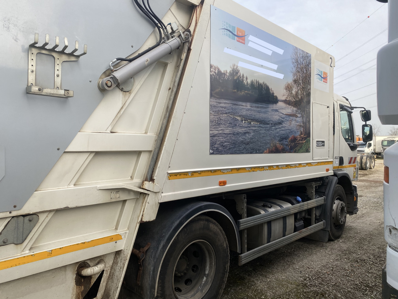 Volvo FE300 FAUN Müllwagen Garbage 2-Kammern Eu5 Top Zustand - משאית אשפה: תמונה 4 Volvo FE300 FAUN Müllwagen Garbage 2-Kammern Eu5 Top Zustand - משאית אשפה: תמונה 4