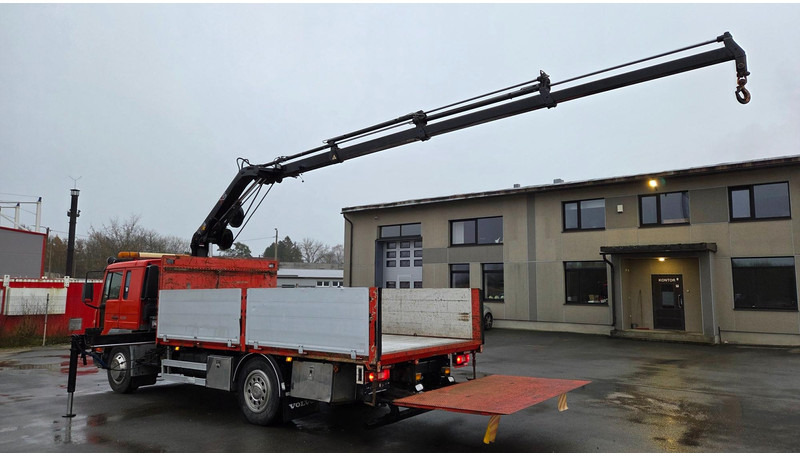 Volvo FL220 4X2 HIAB 077 - משאית צד נופל/ שטוחה, משאית מנוף: תמונה 4 Volvo FL220 4X2 HIAB 077 - משאית צד נופל/ שטוחה, משאית מנוף: תמונה 4