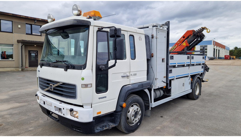 Volvo FL220 4X2 Palfinger PK7501 - משאית צד נופל/ שטוחה, משאית מנוף: תמונה 4 Volvo FL220 4X2 Palfinger PK7501 - משאית צד נופל/ שטוחה, משאית מנוף: תמונה 4