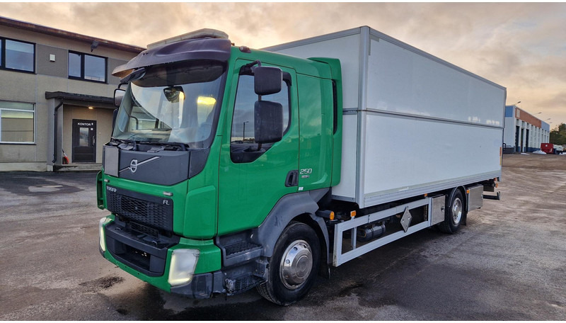 Volvo FL250 4X2 lifting box - משאית תיבה: תמונה 1 Volvo FL250 4X2 lifting box - משאית תיבה: תמונה 1