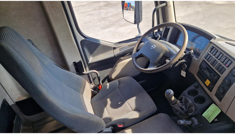 משאית הרמת וו, משאית מנוף Volvo FL280 4X2 HMF 1560: תמונה 12
