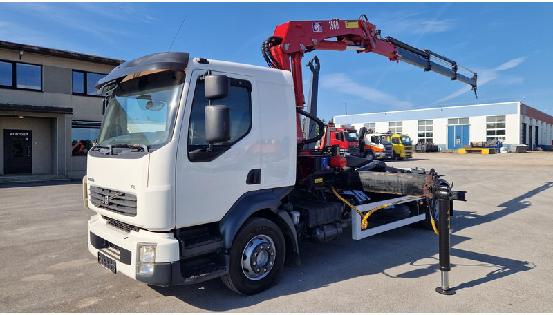 Volvo FL280 4X2 HMF 1560 - משאית הרמת וו, משאית מנוף: תמונה 1 Volvo FL280 4X2 HMF 1560 - משאית הרמת וו, משאית מנוף: תמונה 1
