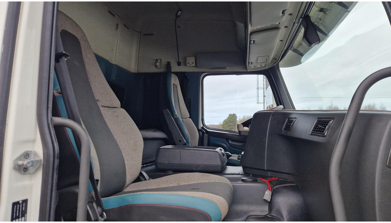 משאית עם שלדת תא Volvo FM460 6X2*4 chassis: תמונה 6