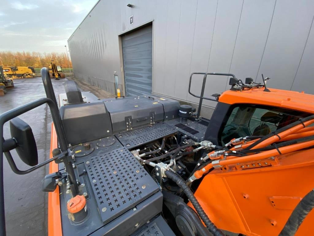 מחפר סורק Doosan DX 300 LC-7: תמונה 29 מחפר סורק Doosan DX 300 LC-7: תמונה 29