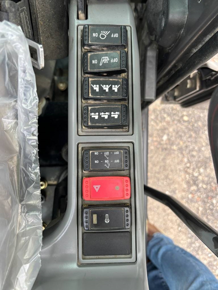 מחפר גלגלים Hitachi ZX 140 W-5B: תמונה 13 מחפר גלגלים Hitachi ZX 140 W-5B: תמונה 13